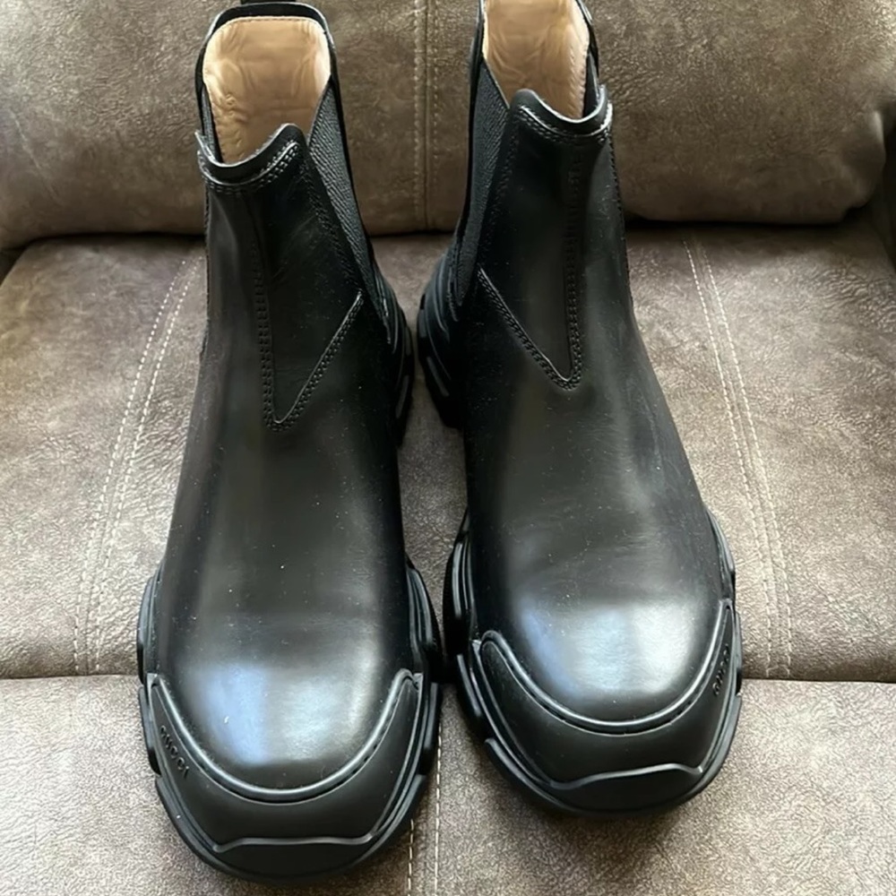 Mens Gucci 11D w Box